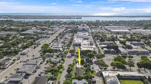 712 Gotham Ct, West Palm Beach, FL 33405