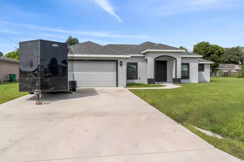6013 Spruce Dr E, Fort Pierce, FL 34982