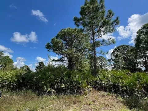 787 Bobolink Ave, Lehigh Acres, FL 33974