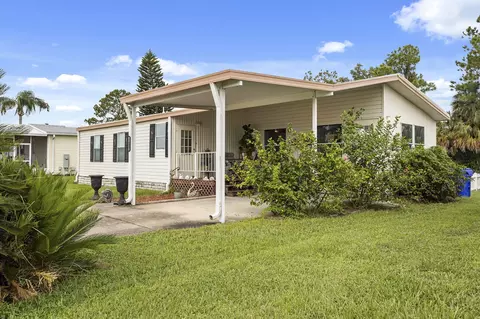 1657 Elkhart Cir, Tavares, FL 32778