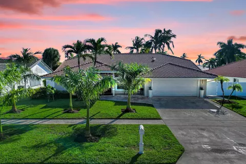 7400 Rosewood Cir, Boca Raton, FL 33487
