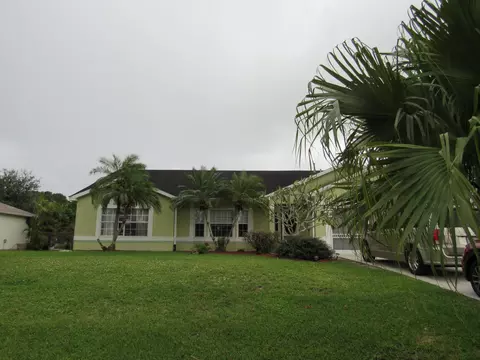 826 SW Jennifer Ter, Port Saint Lucie, FL 34953