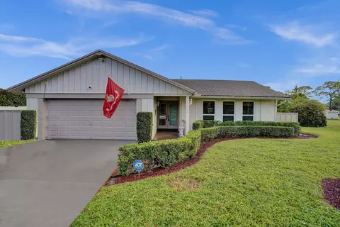 5308 Garfield Rd, Delray Beach, FL 33484