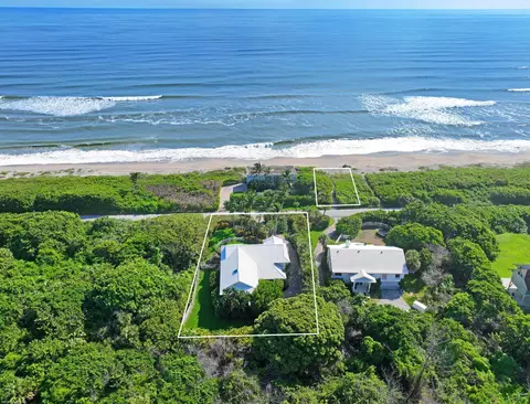 162 N Beach Rd, Jupiter Island, FL 33455