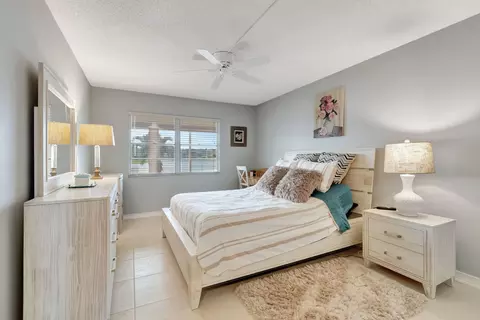 1082 Exeter E, Boca Raton, FL 33434 photo 13