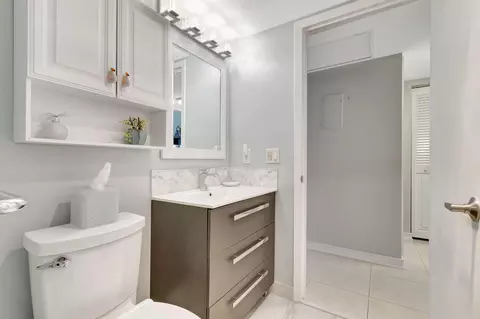 1082 Exeter E, Boca Raton, FL 33434 photo 16