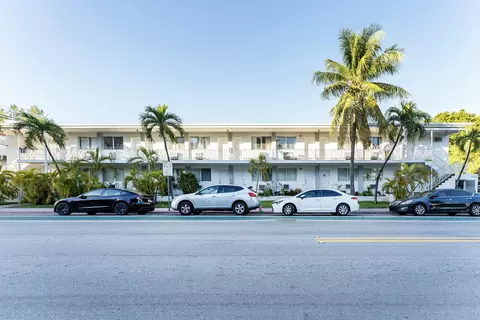 1600 Pennsylvania Ave, Miami Beach, FL 33139