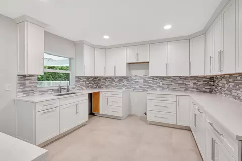 3111 SE Fairway West E, Stuart, FL 34997 photo 12
