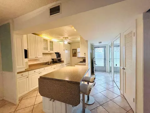 108 Plymouth N, West Palm Beach, FL 33417