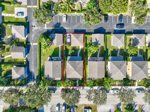 541 W Branch St, Lantana, FL 33462