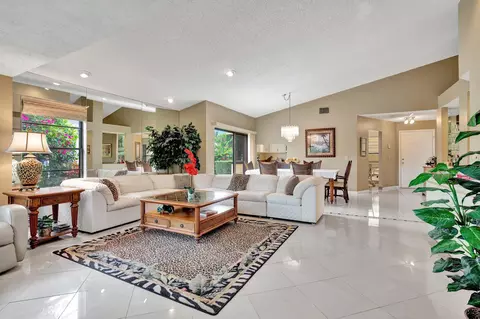 6137 Brandon St, Palm Beach Gardens, FL 33418
