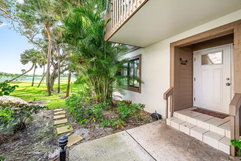 217 NEdgewater Dr, Stuart, FL 34996 photo 5