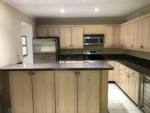 7516 Sierra Dr E, Boca Raton, FL 33433 photo 4