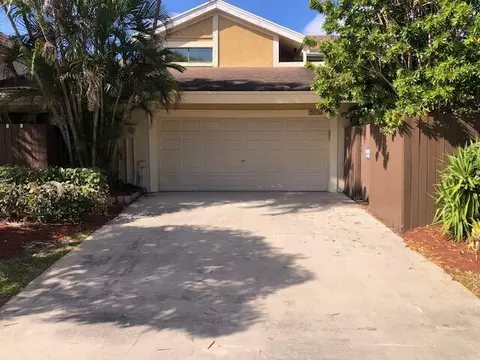 7516 Sierra Dr E, Boca Raton, FL 33433