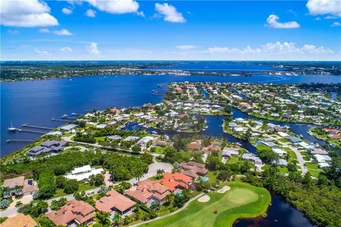 855 SW Pebble Ln, Palm City, FL 34990