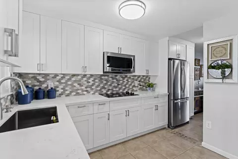 2791 N Pine Island Rd #112, Sunrise, FL 33322