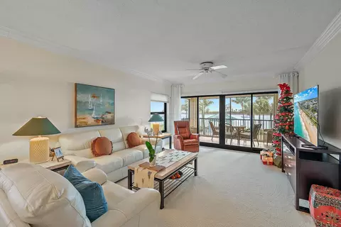 300 Inlet Way #7, Palm Beach Shores, FL 33404