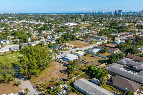 30 W W St, Riviera Beach, FL 33404