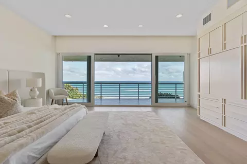 1 Sloans Curve Dr, Palm Beach, FL 33480
