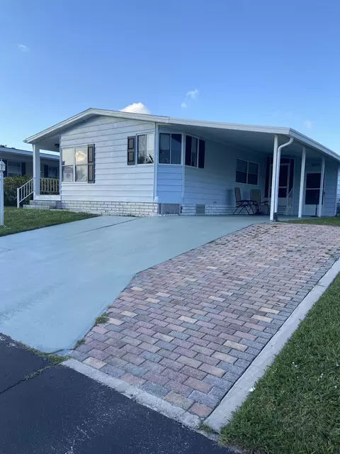 240 Travis Cay Pl #2, Fort Pierce, FL 34982