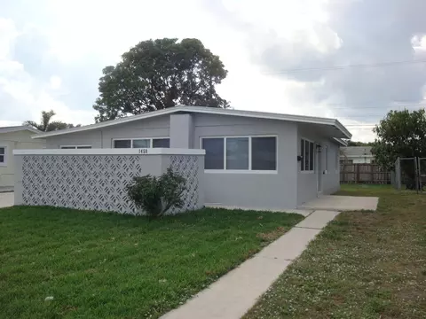 1458 7th St, West Palm Beach, FL 33401