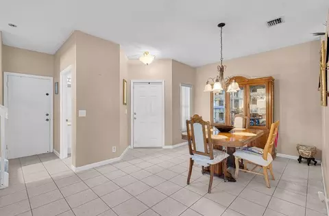 5636 Kingsmill Ct, Lake Worth, FL 33463