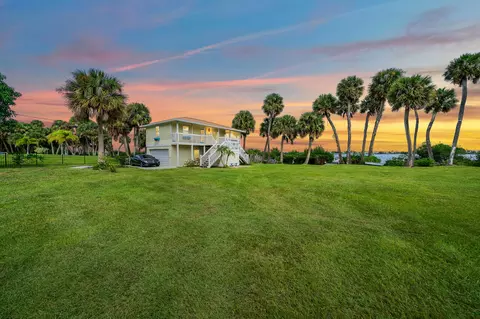 10060 S Tropical Trl, Merritt Island, FL 32952