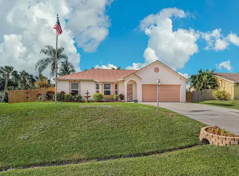 2074 SW Certosa Rd, Port Saint Lucie, FL 34953
