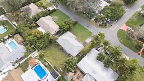 15 Beverly Rd W, Jupiter, FL 33469 photo 8