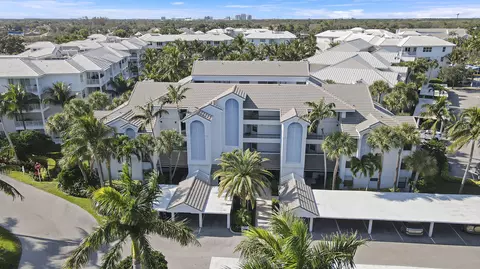 144 Bay Colony Dr N, Juno Beach, FL 33408
