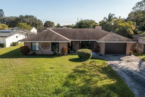 106 Swan Pkwy W, Royal Palm Beach, FL 33411