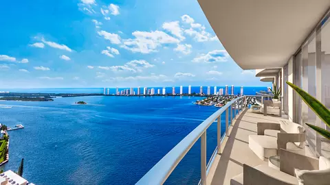 220 Lake Shore Dr #1509, Lake Park, FL 33403