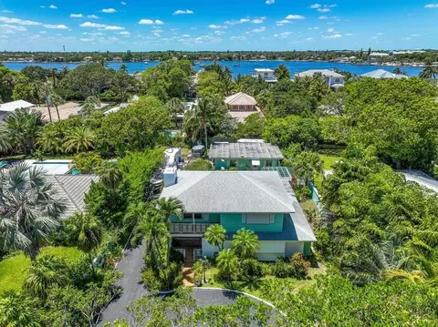 401 SE Atlantic Dr N, Lantana, FL 33462