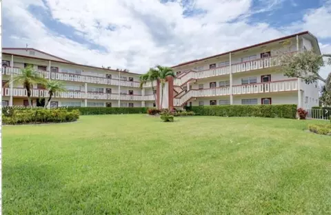 207 Brighton E, Boca Raton, FL 33434 photo 1