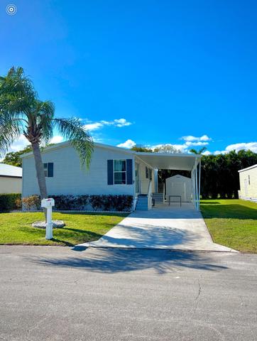 7 SE Flamenco Way, Port Saint Lucie, FL 34952
