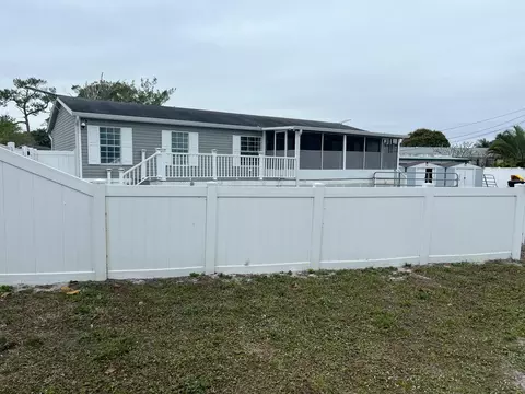 1580 NE Seneca Ave, Stuart, FL 34994