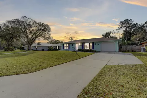 7105 Salerno Rd, Fort Pierce, FL 34951