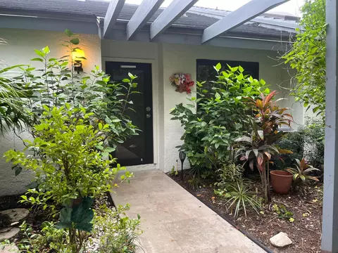 10052 Laurelwood Pl, Boynton Beach, FL 33437