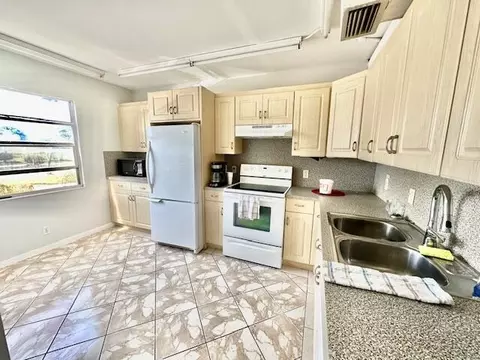 2100 Wolverton E, Boca Raton, FL 33434 photo 2