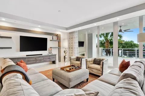 2700 Donald Ross Rd #207, Palm Beach Gardens, FL 33410