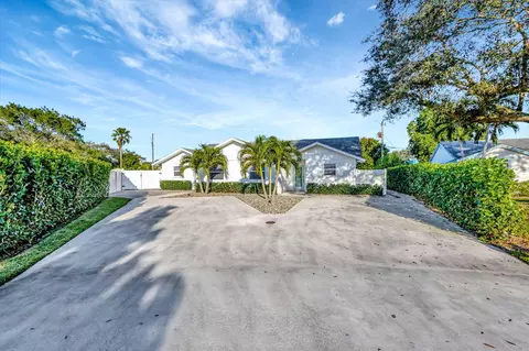 6075 Francis St, Jupiter, FL 33458 photo 2