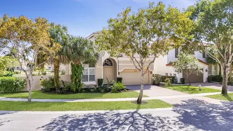 2735 Shaughnessy Dr, Wellington, FL 33414