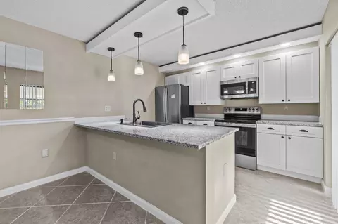 7103 71st Way, West Palm Beach, FL 33407
