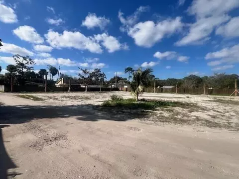 447 Tall Pines Rd, West Palm Beach, FL 33415