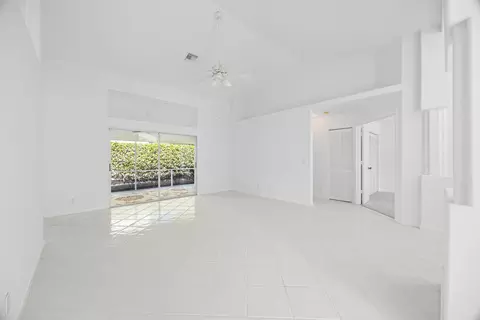 1040 Egret Cir N, Jupiter, FL 33458 photo 5