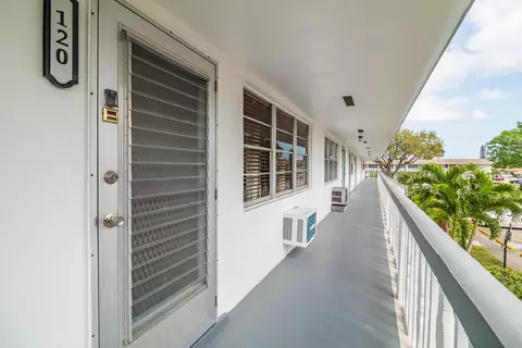 120 Northampton #F, West Palm Beach, FL 33417