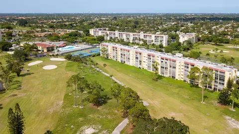 3661 Via Poinciana #509, Lake Worth, FL 33467