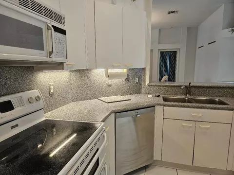 7184 SE Seagate Ln, Stuart, FL 34997 photo 9