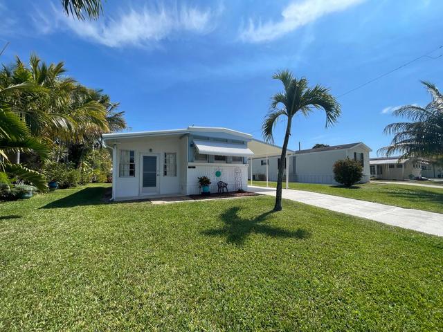 8351 SE Skylark Ave, Hobe Sound, FL 33455