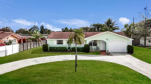 25 W Mango Rd, Lake Worth, FL 33467